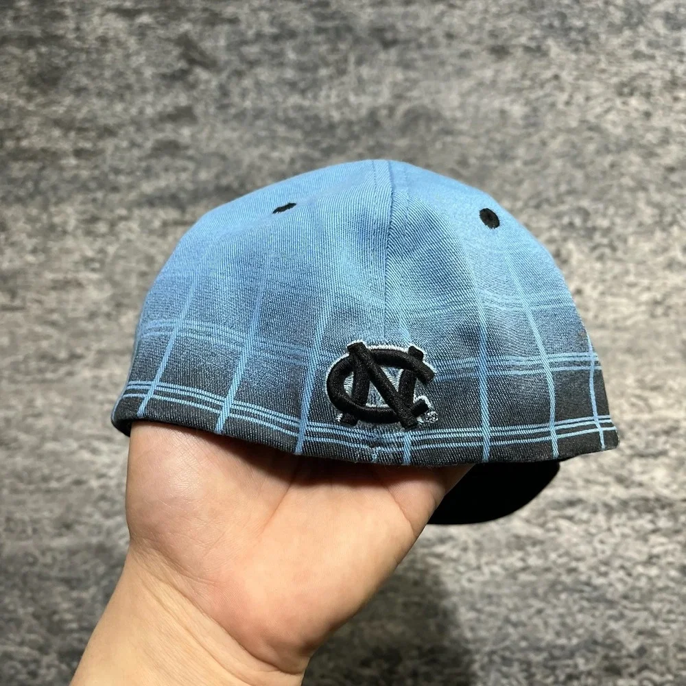 North Carolina Tar‎ Heels Hat Fitted Size M/L Zephyr SAMPLE Blue Black